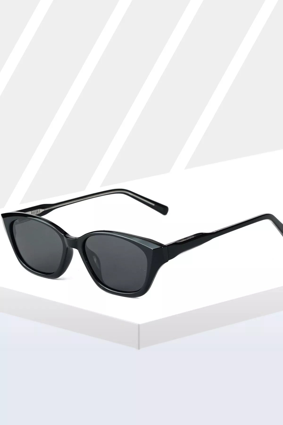 Ilussa Acetate Statement Sunglasses in black and leopard