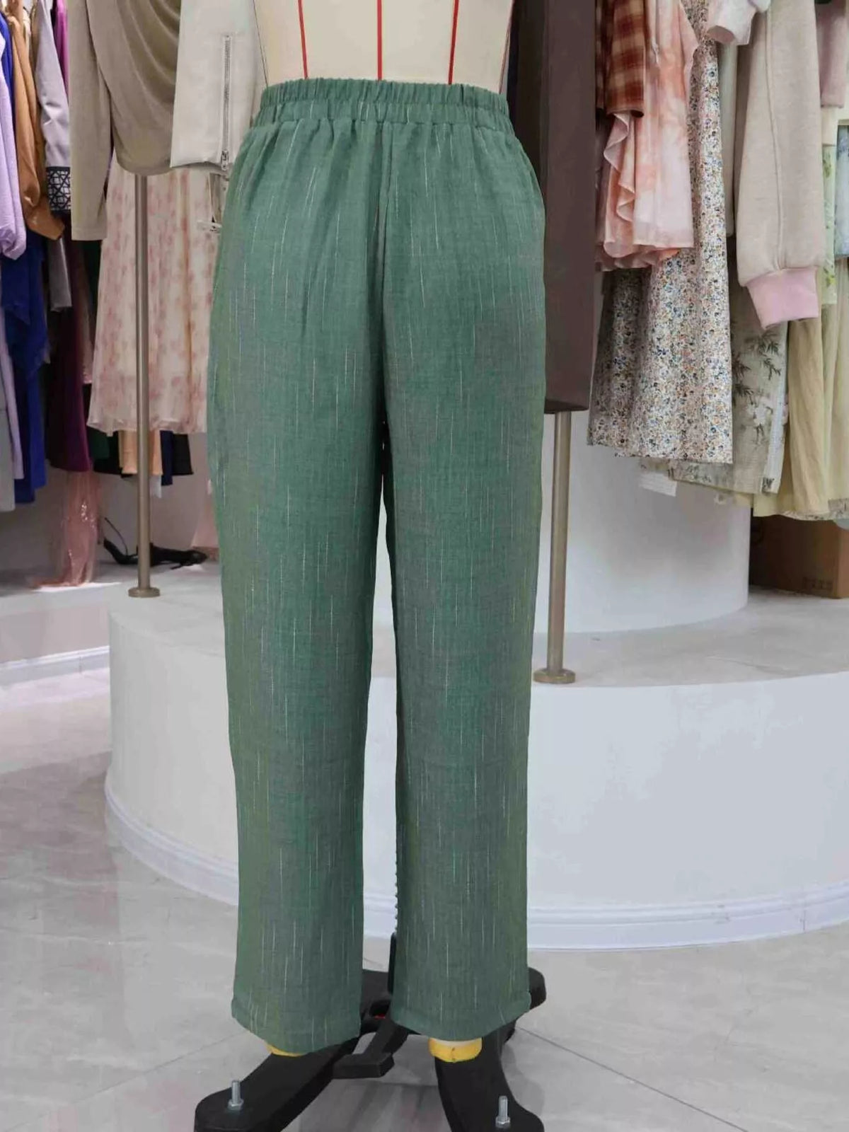 Loose Fit Cropped Pants