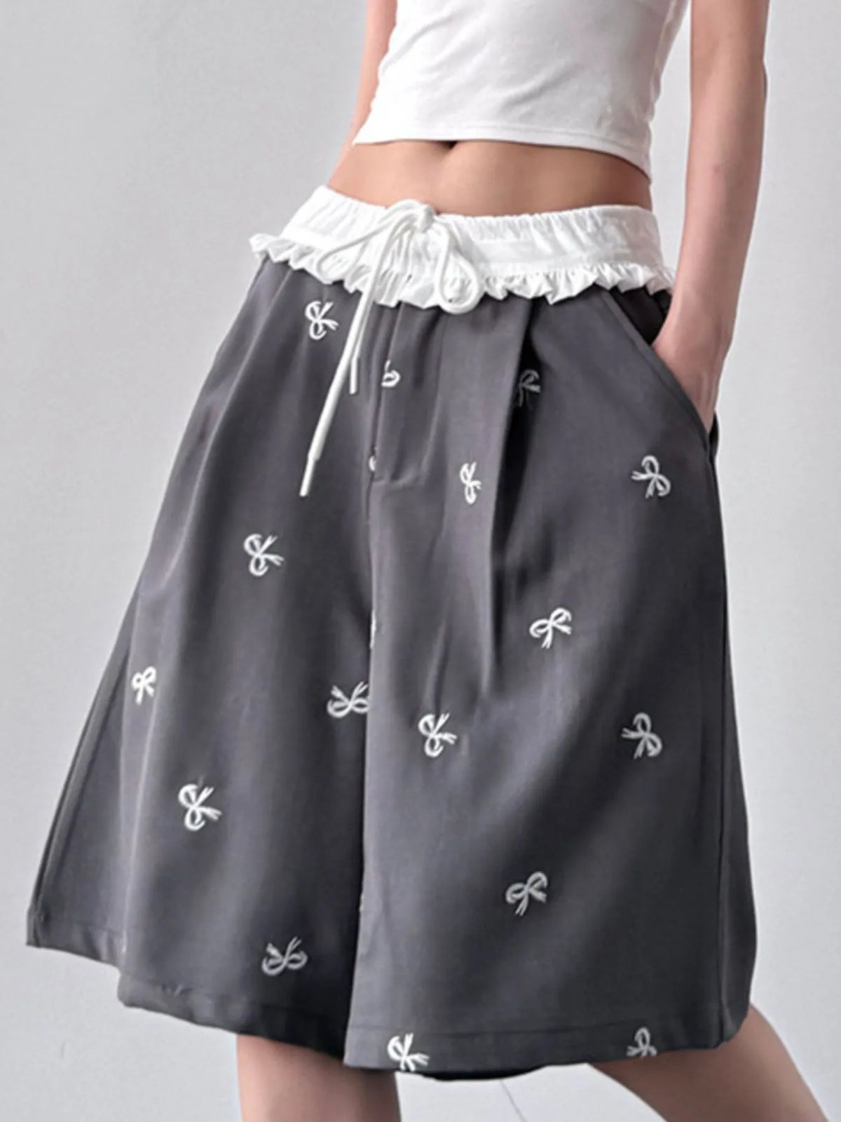 Bow Print Shorts with Ruffle Waistband