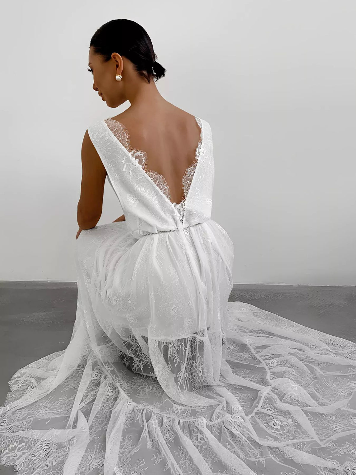 Lace Deep V-Neck Backless Maxi Dress