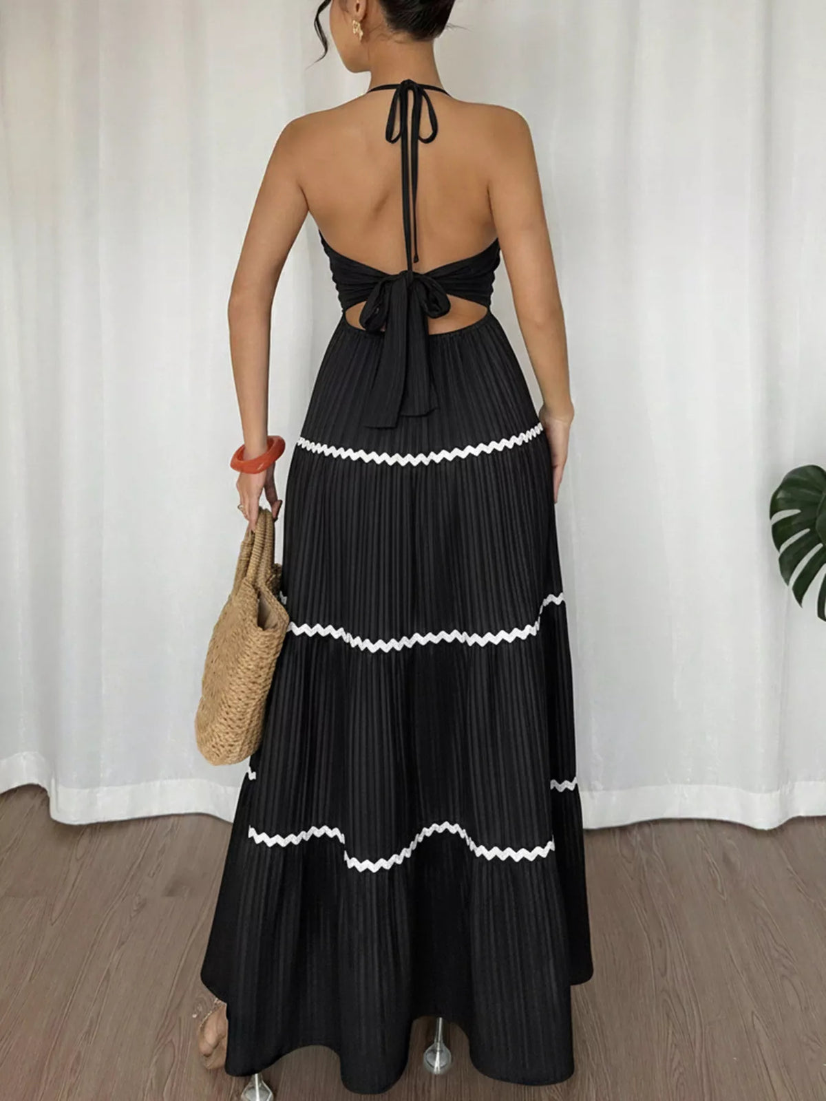Halter Neck Pleated Maxi Dress in Black