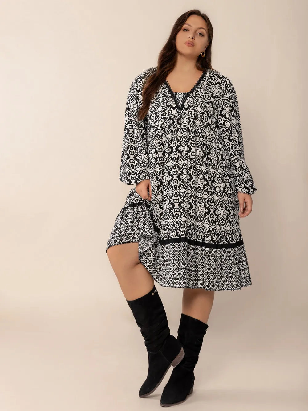 Plus Size Balloon Sleeve Dress in Black