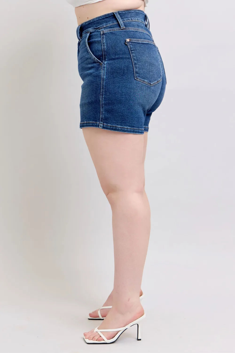 Judy Blue Double Button Denim Shorts in Dark