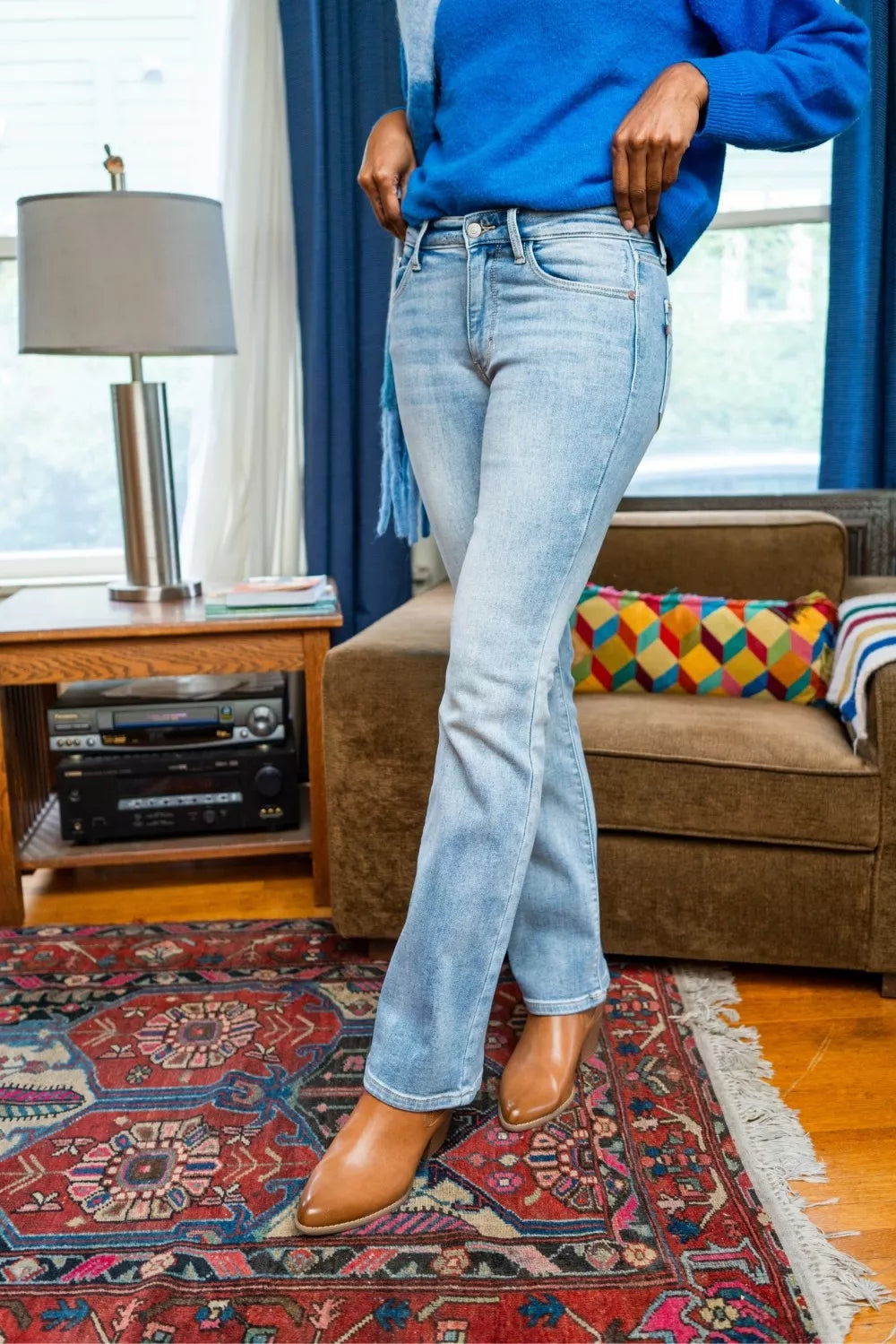Judy Blue Mid Rise Thermal Bootcut Jeans in Light Wash in Lt