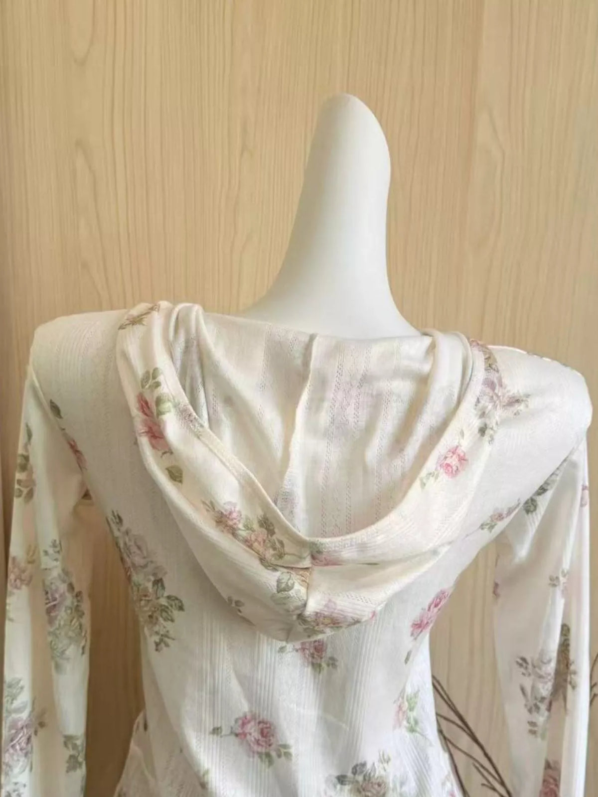 Vintage Floral Zip-Up Hoodie in White