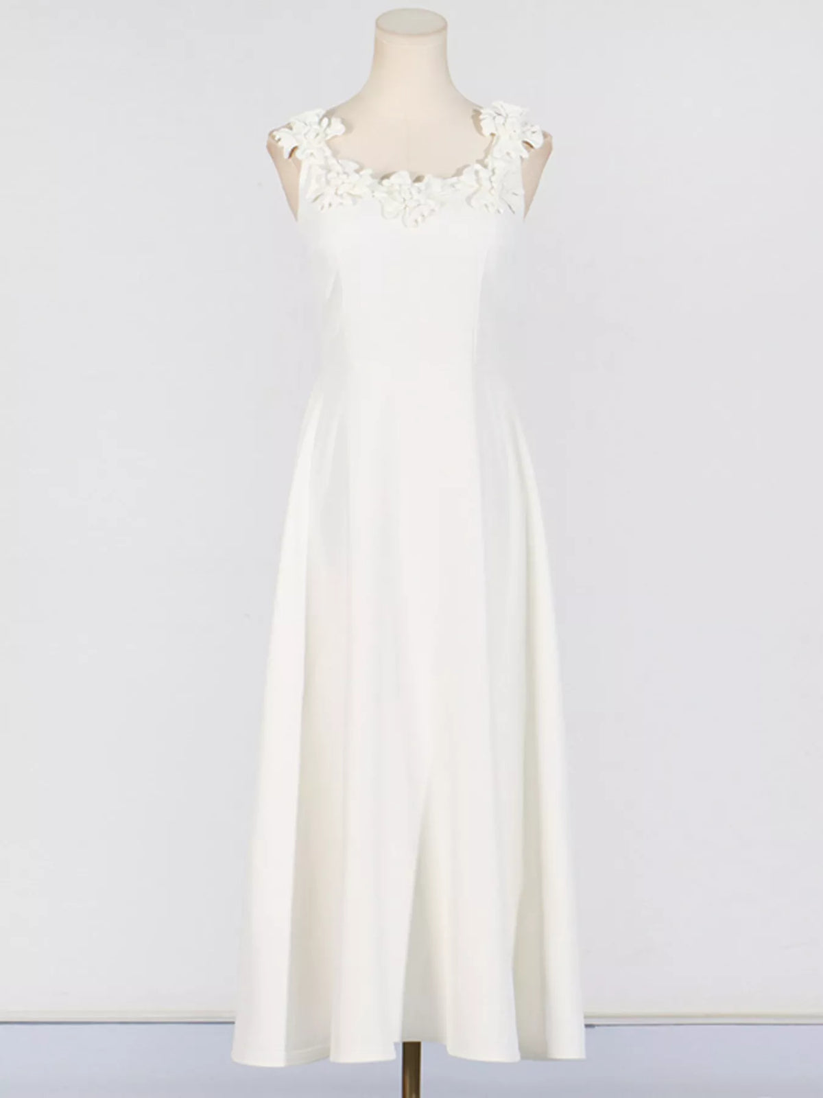 Floral Embellished Sleeveless Midi Dress in White