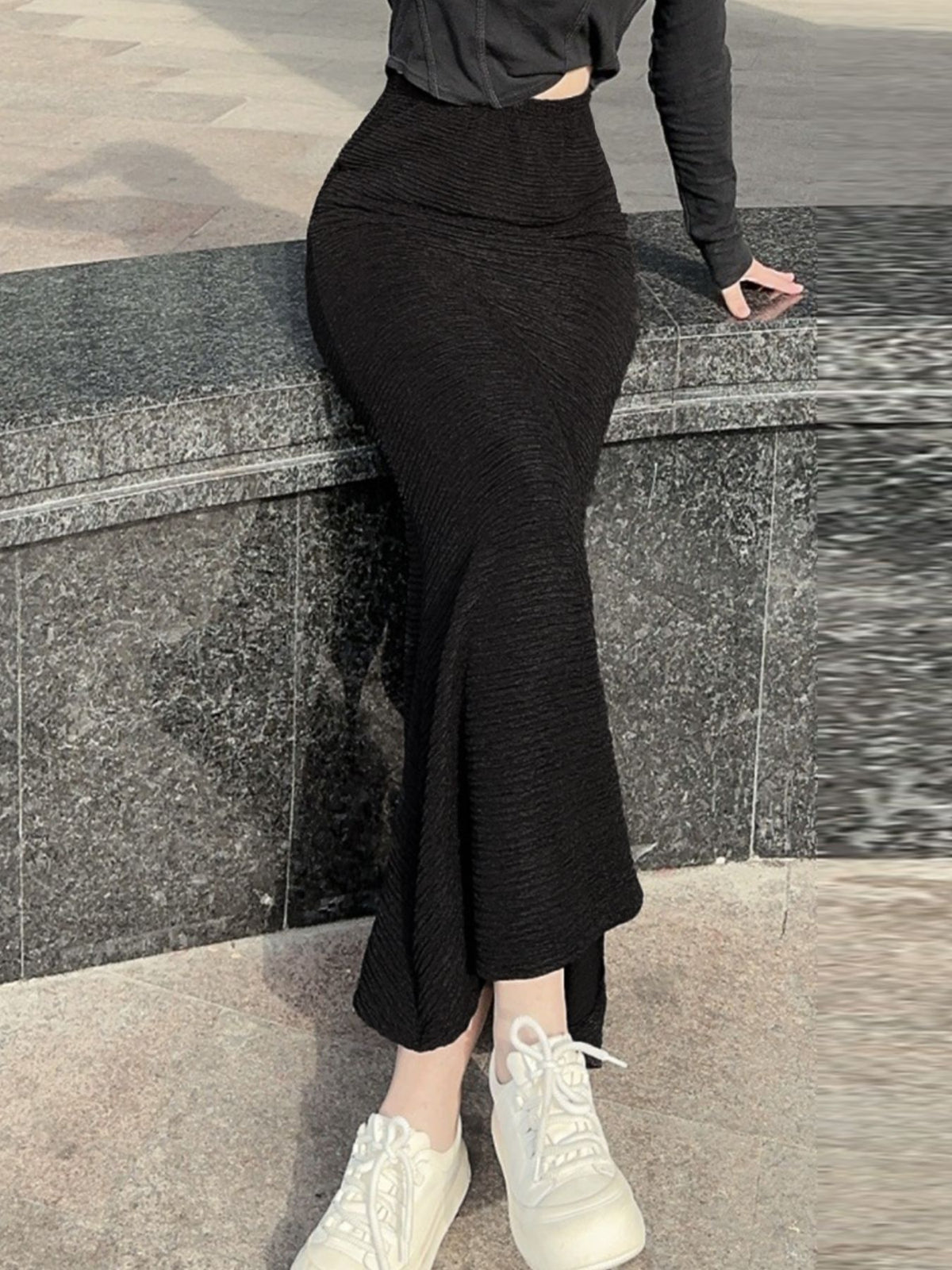 Textured Knit Mermaid Skirt in Black