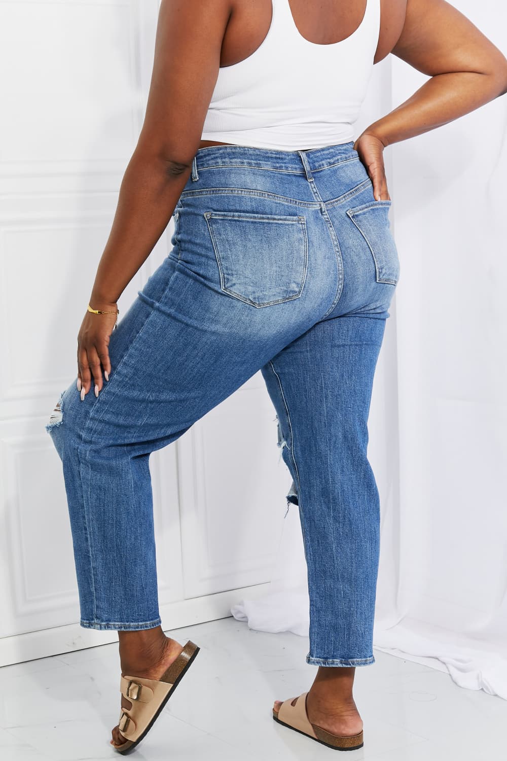 Risen Emily High Rise Relaxed Jeans in Dark
