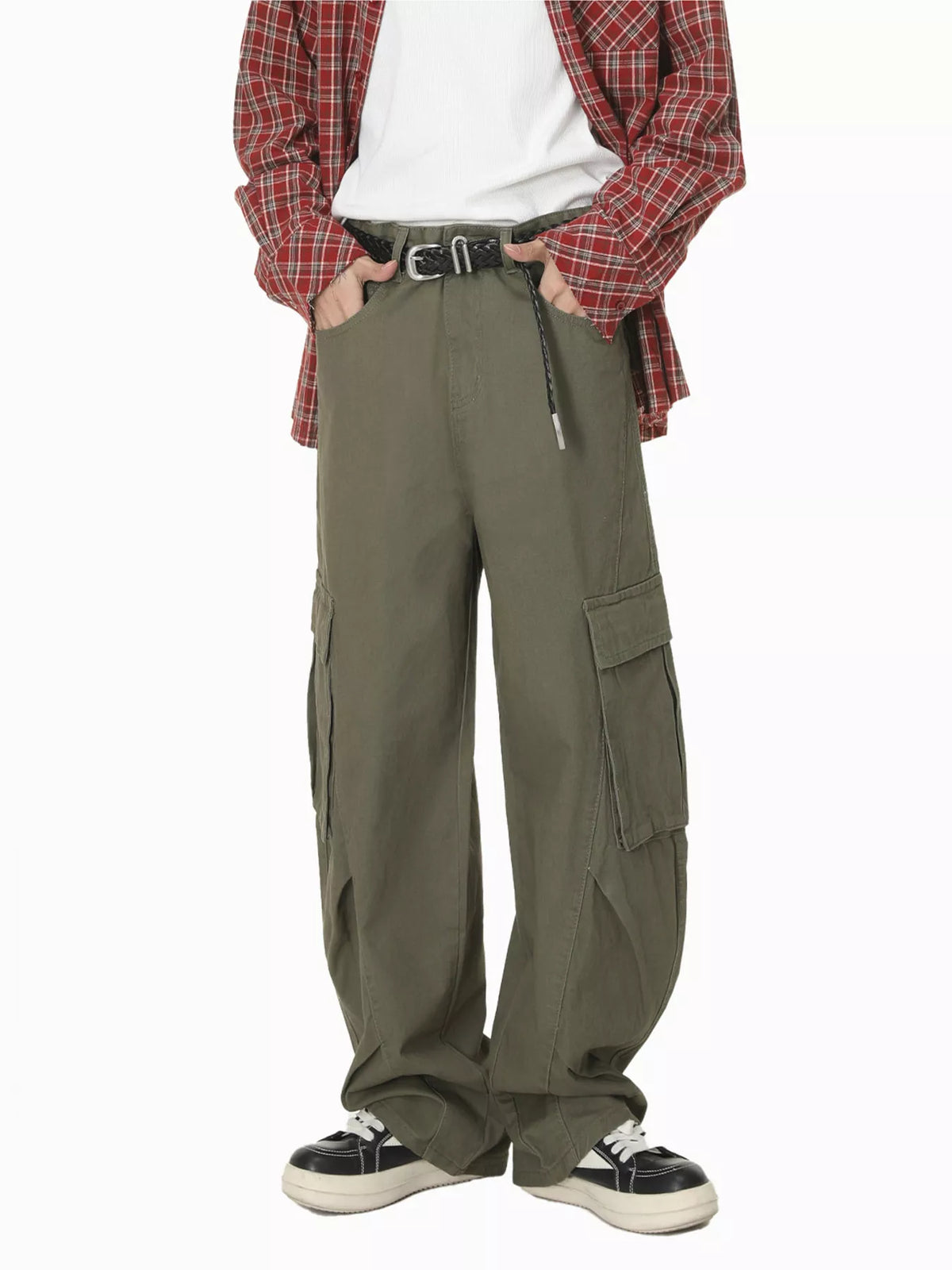 Loose-Fit Cargo Jeans by DashingTogs
