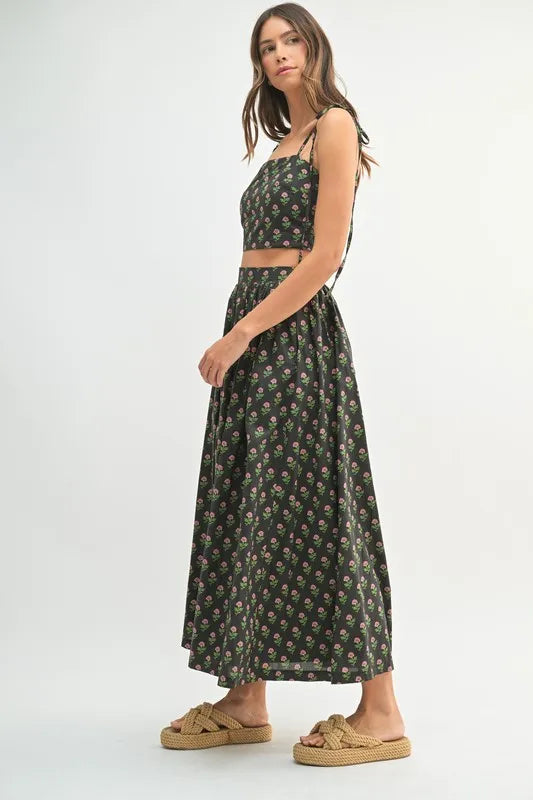Floral Crop Top and Skirt Set in Black