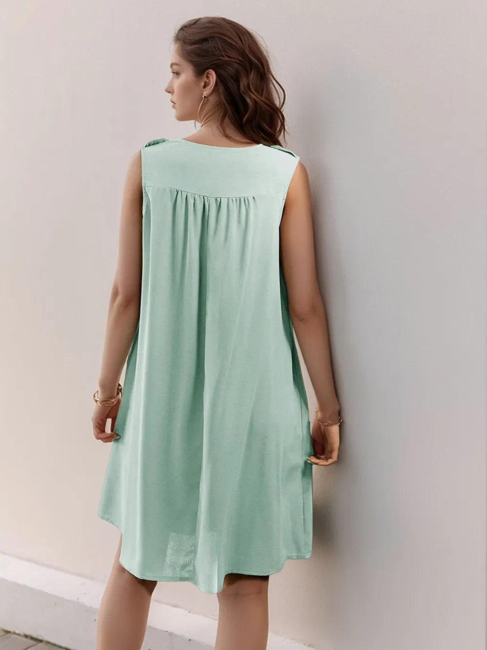 Round Neck Sleeveless Mini Dress in Light Green