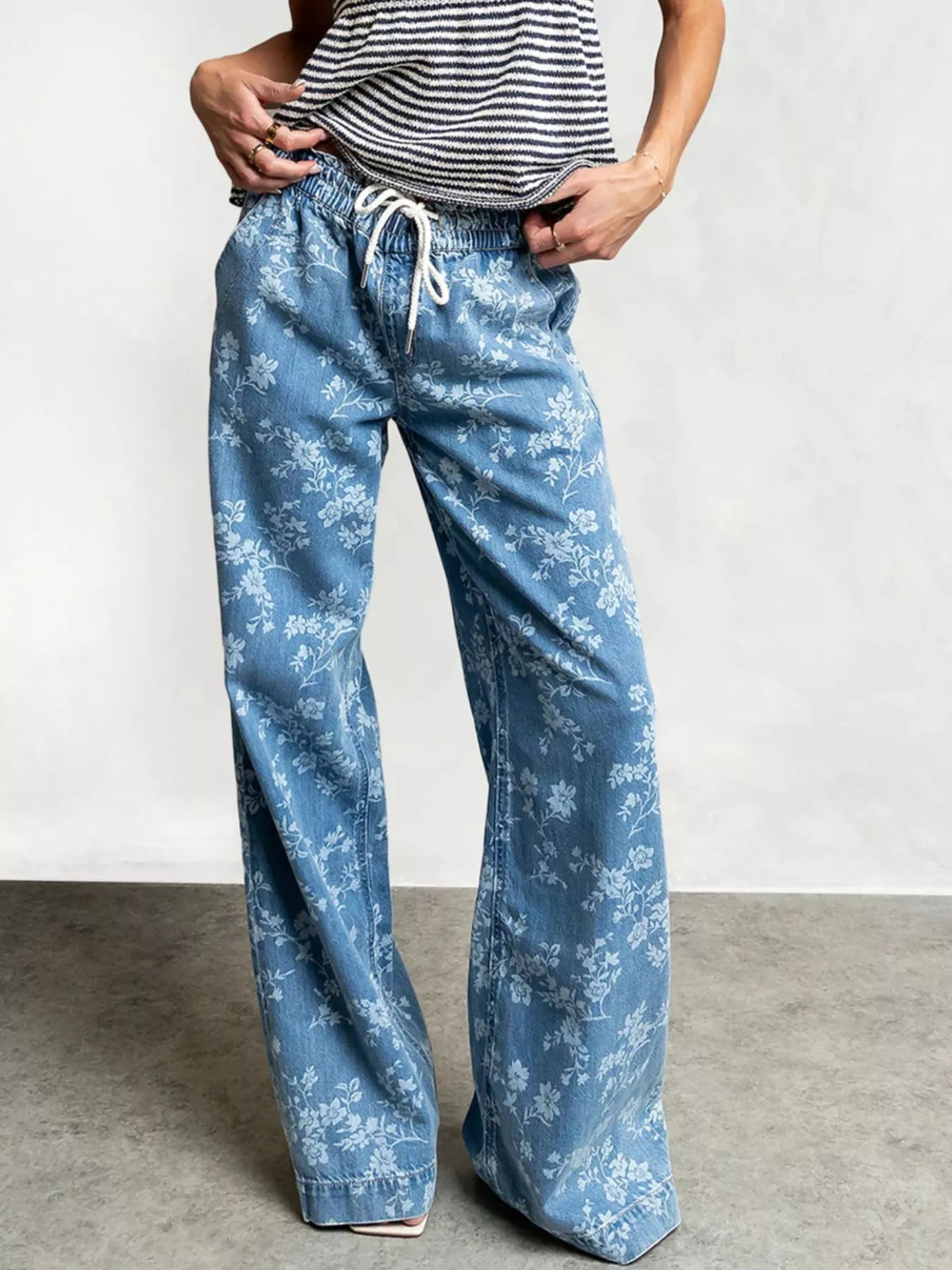 Drawstring Floral Wide-Leg Jeans in Blue