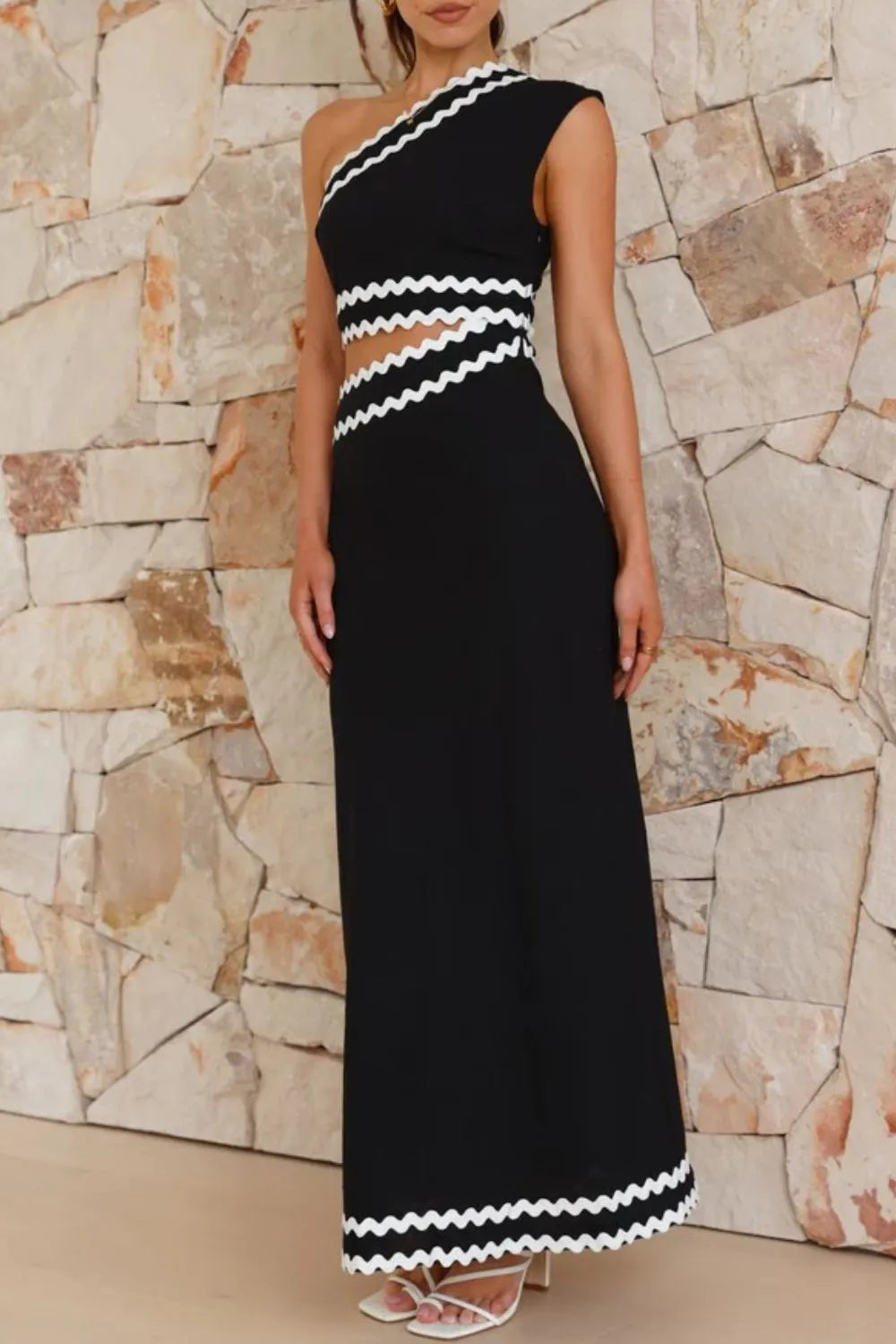 Cutout Single Shoulder Dress in Black