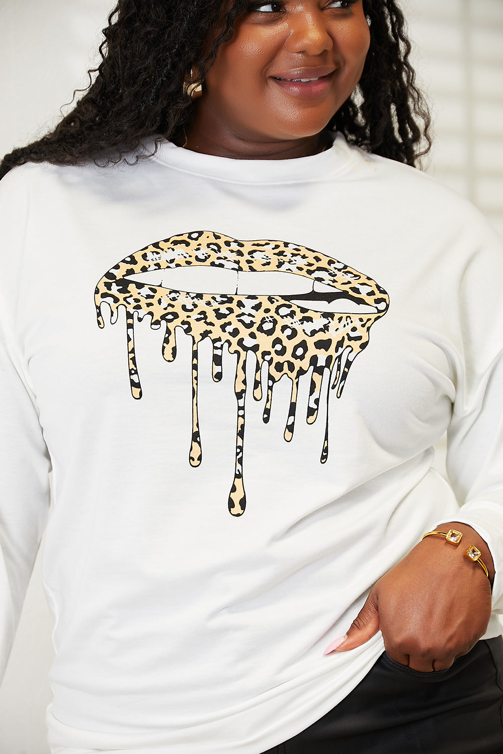 Graphic Dropped-Shoulder Round Neck Sweatshirt in White