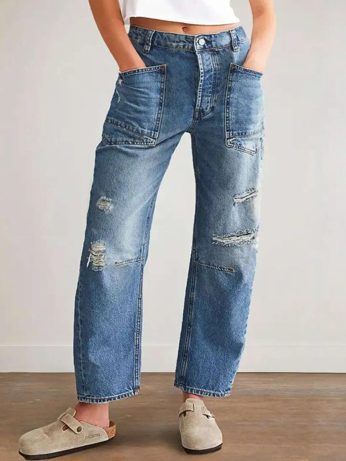 Distressed Jeans in Light Wash