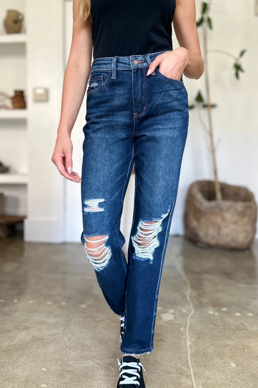 Judy Blue High Waist Heavy Destroy Straight Jeans in Dark