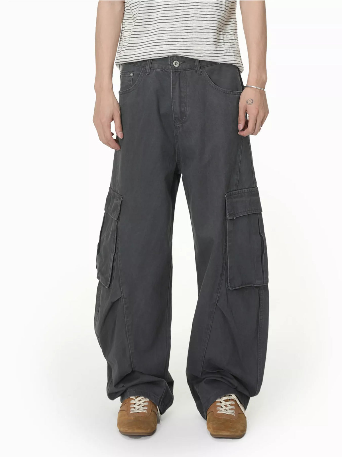 Loose-Fit Cargo Jeans by DashingTogs