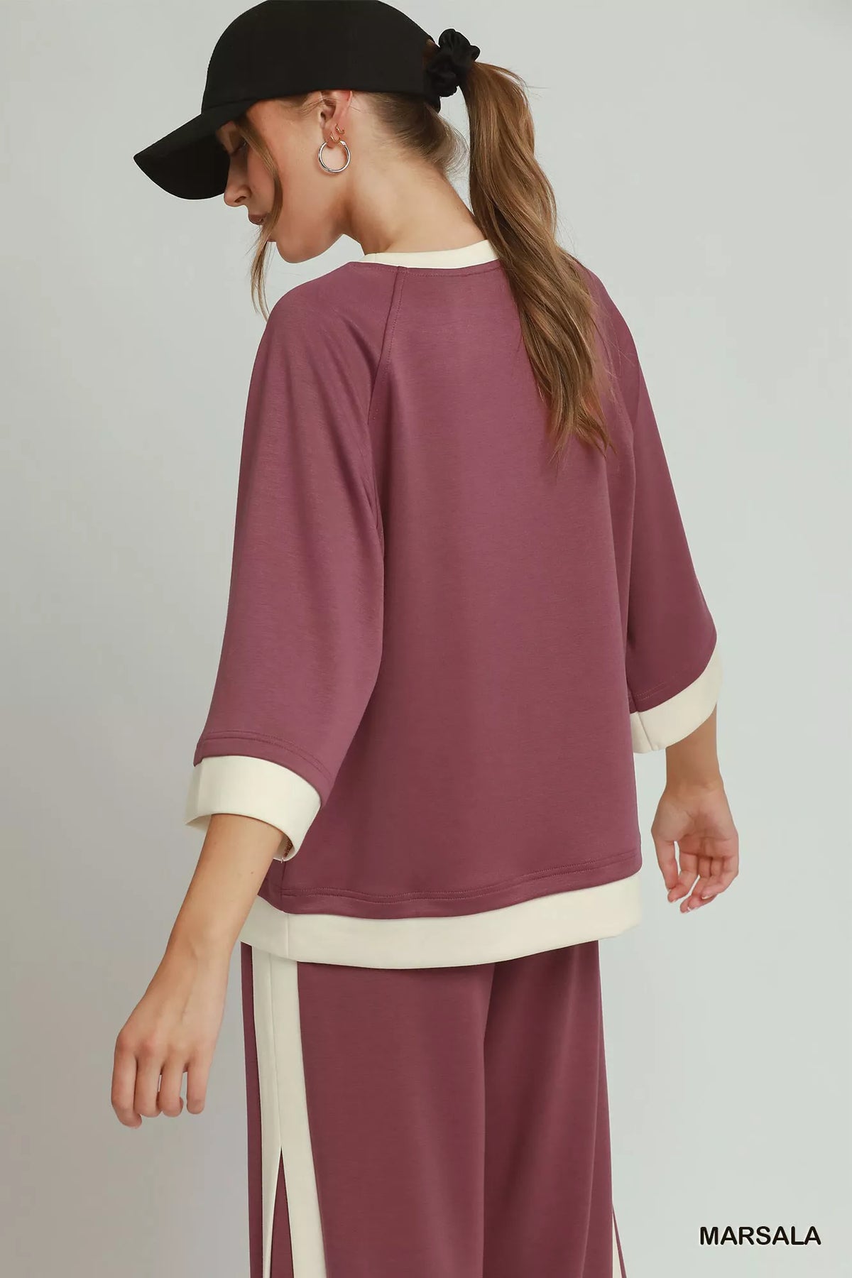 Umgee Colorblock Crewneck Raglan Sleeve Top in Marsala