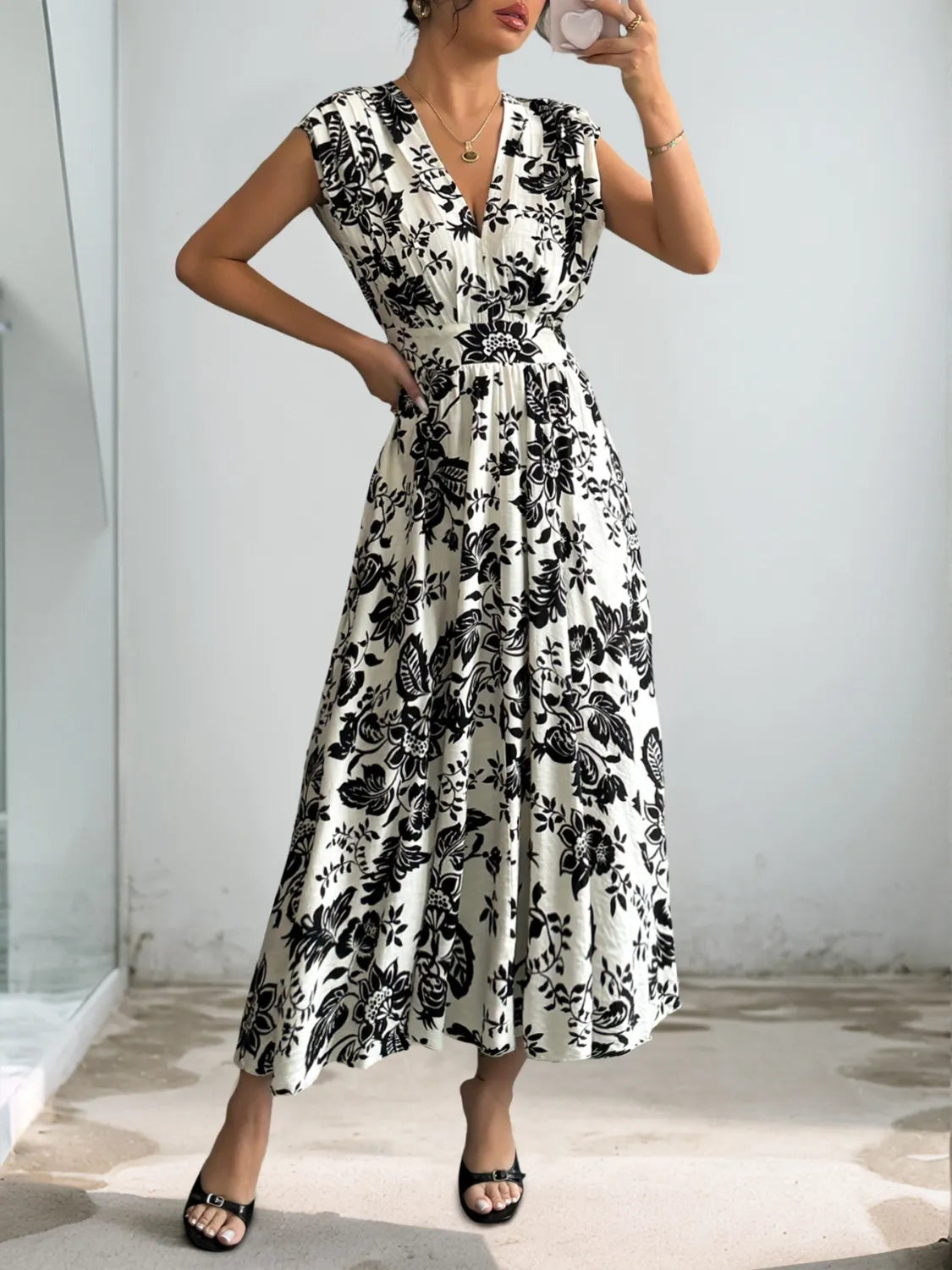 Printed V-Neck Cap Sleeve Dress in Black