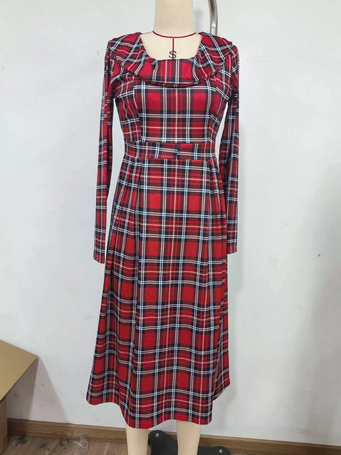 Vintage Plaid Long Sleeve Midi Dress in Burgundy