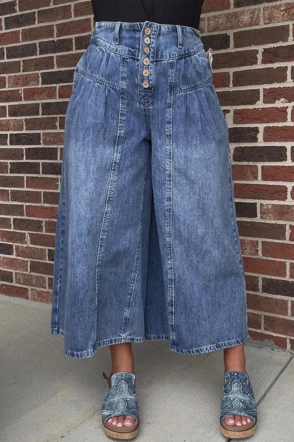 High-Waisted Wide Leg Jeans in Medium Wash