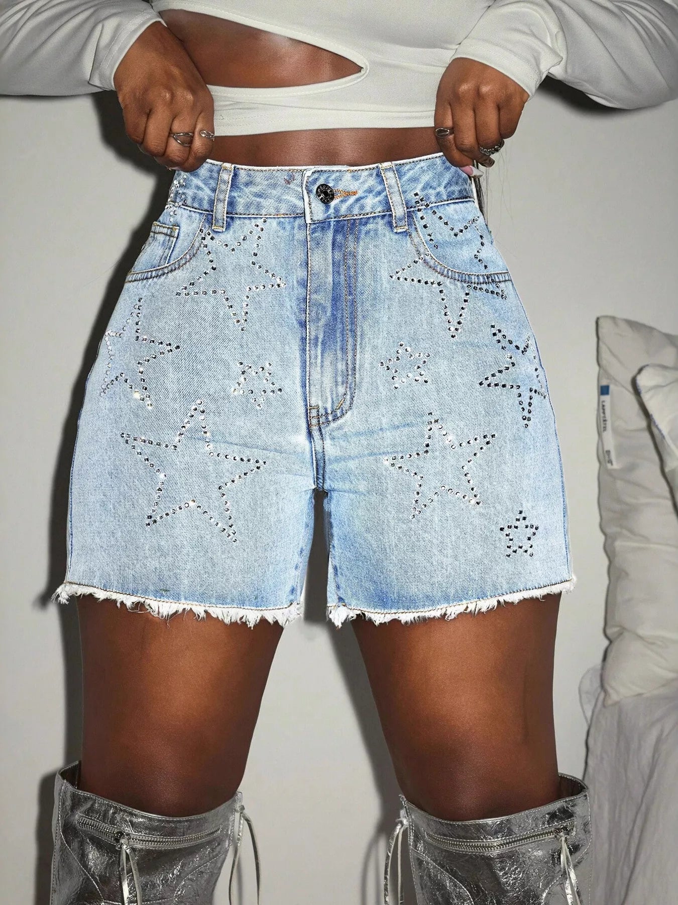 Star Raw Hem Denim Shorts in Blue