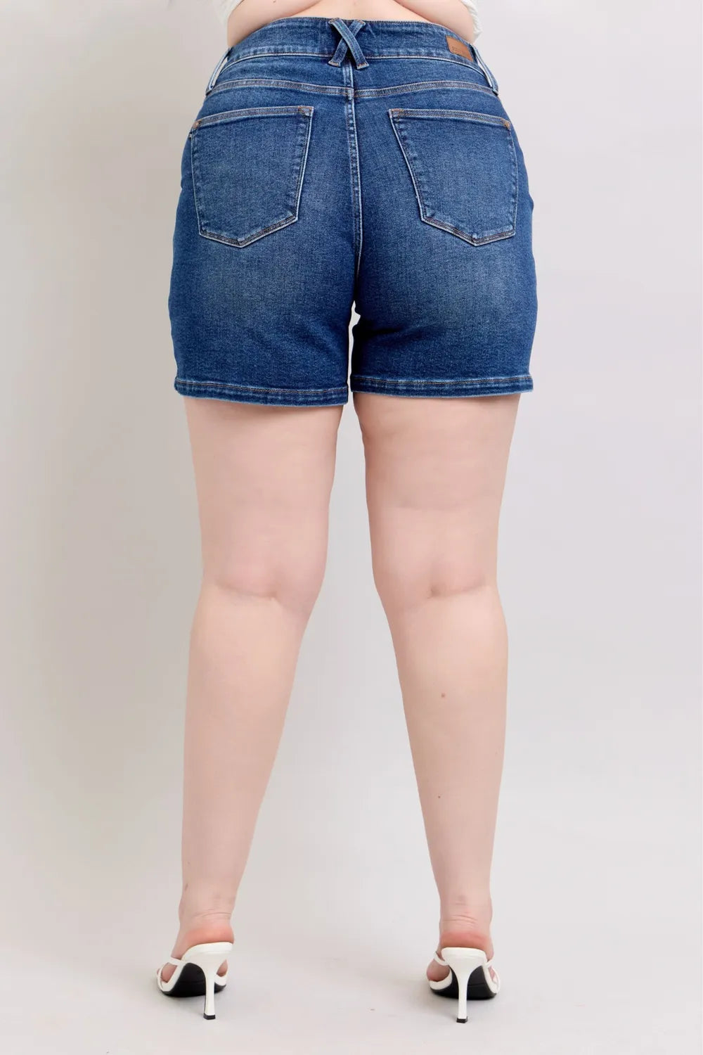 Judy Blue Double Button Denim Shorts in Dark