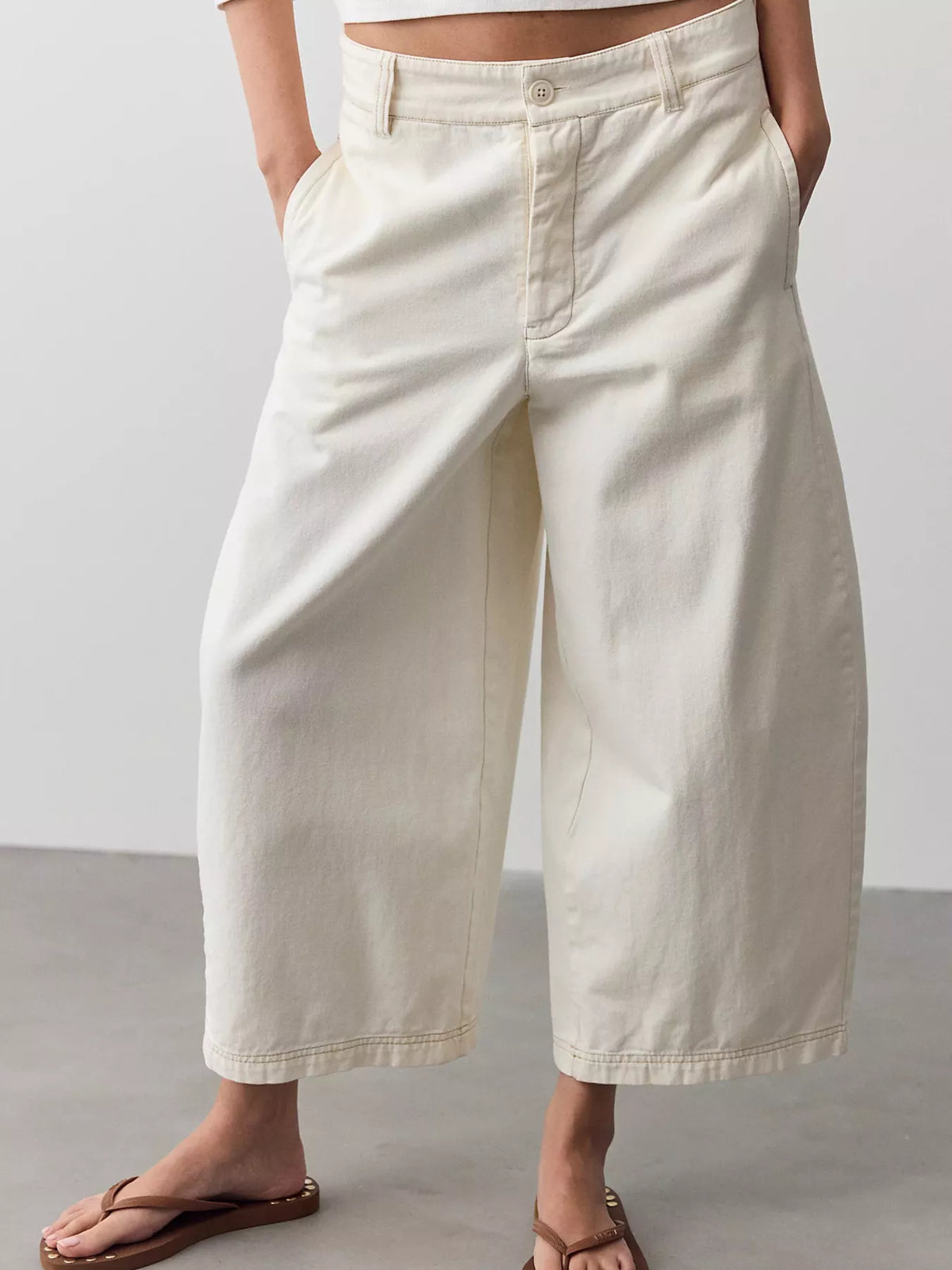 Wide-Leg Cropped Jeans with Pockets