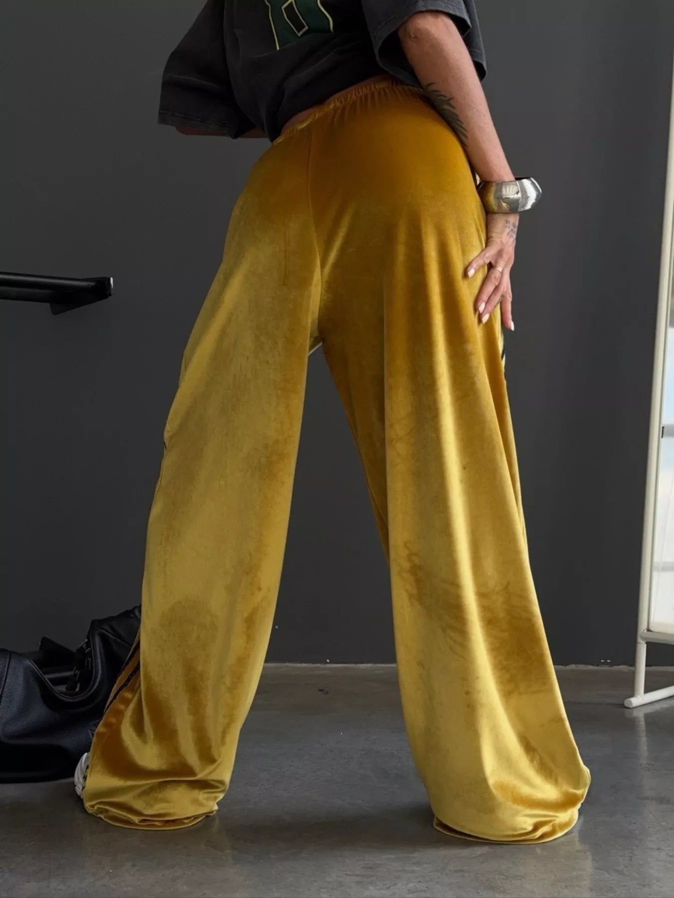 Contrast Stripe Wide-Leg Pants