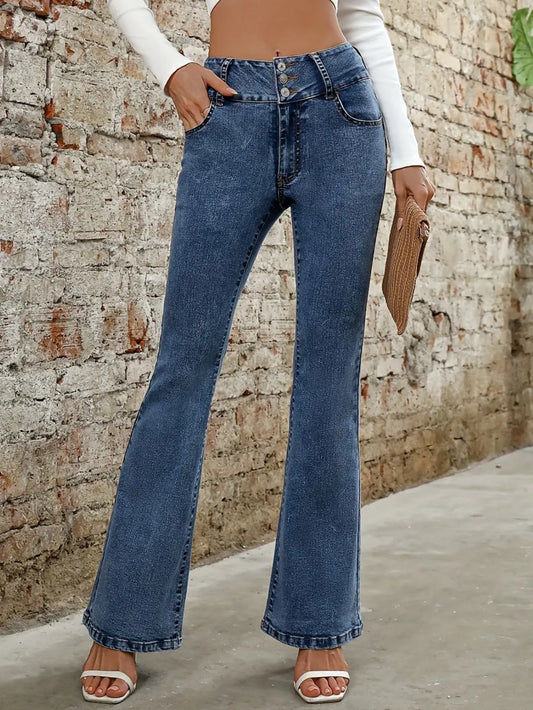Bootcut Jeans in Medium Wash