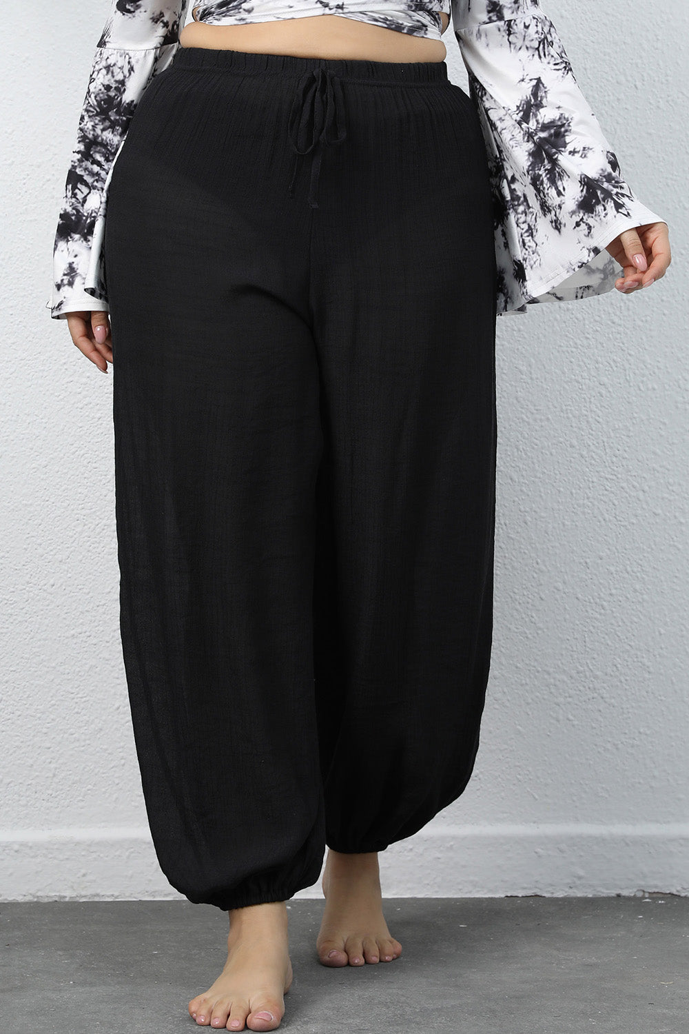 Drawstring Jogger Pants in Black