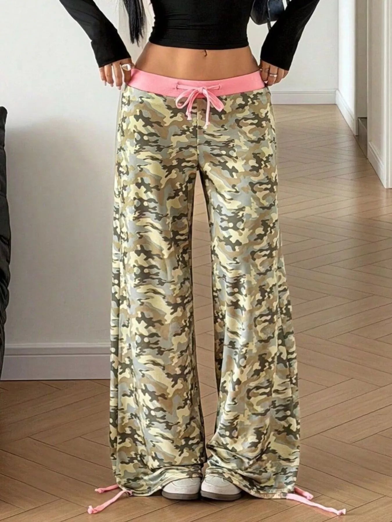 Camouflage Wide-Leg Sweatpants in Army Green