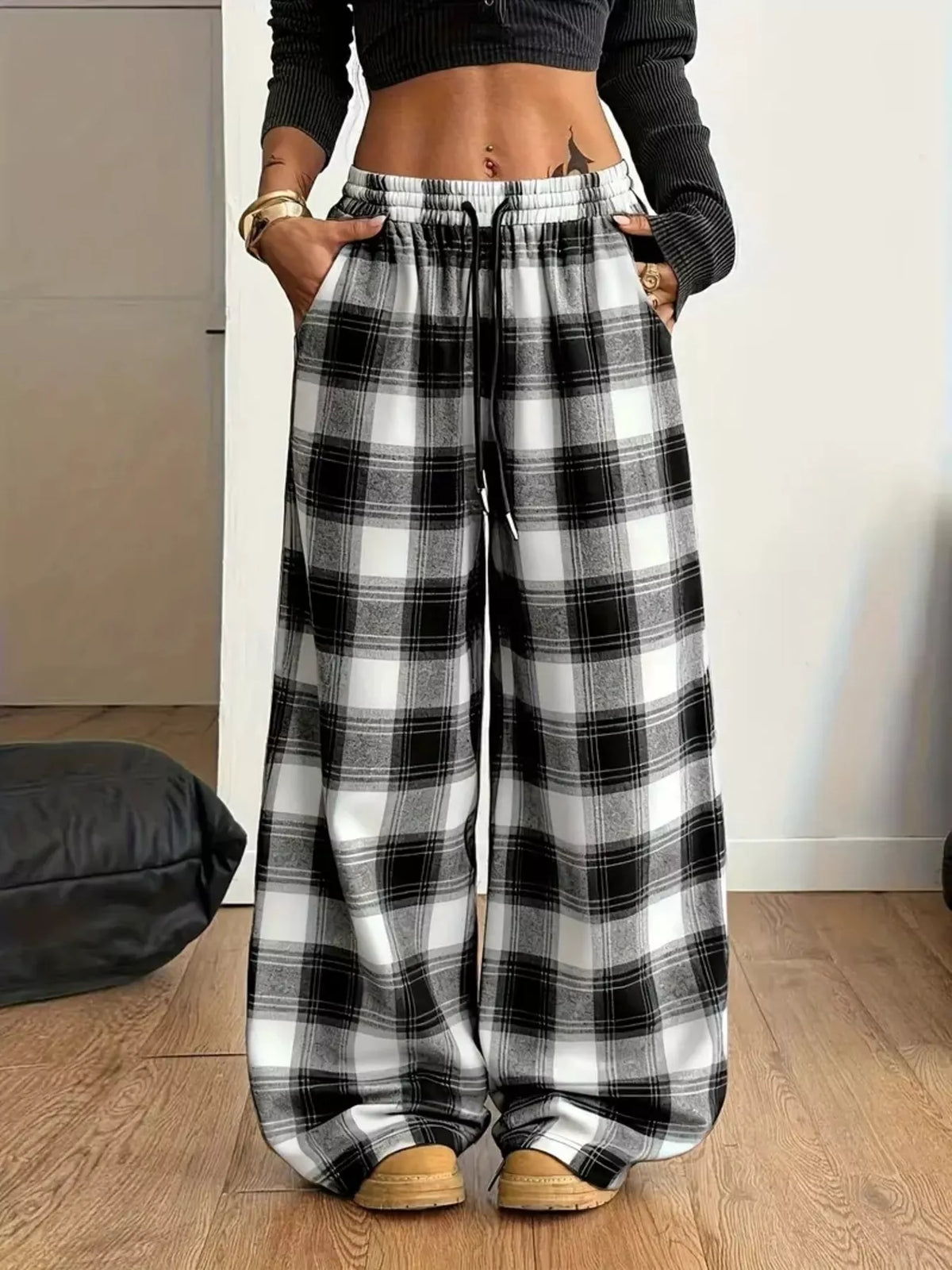 Plaid Wide-Leg Pants in Black and White