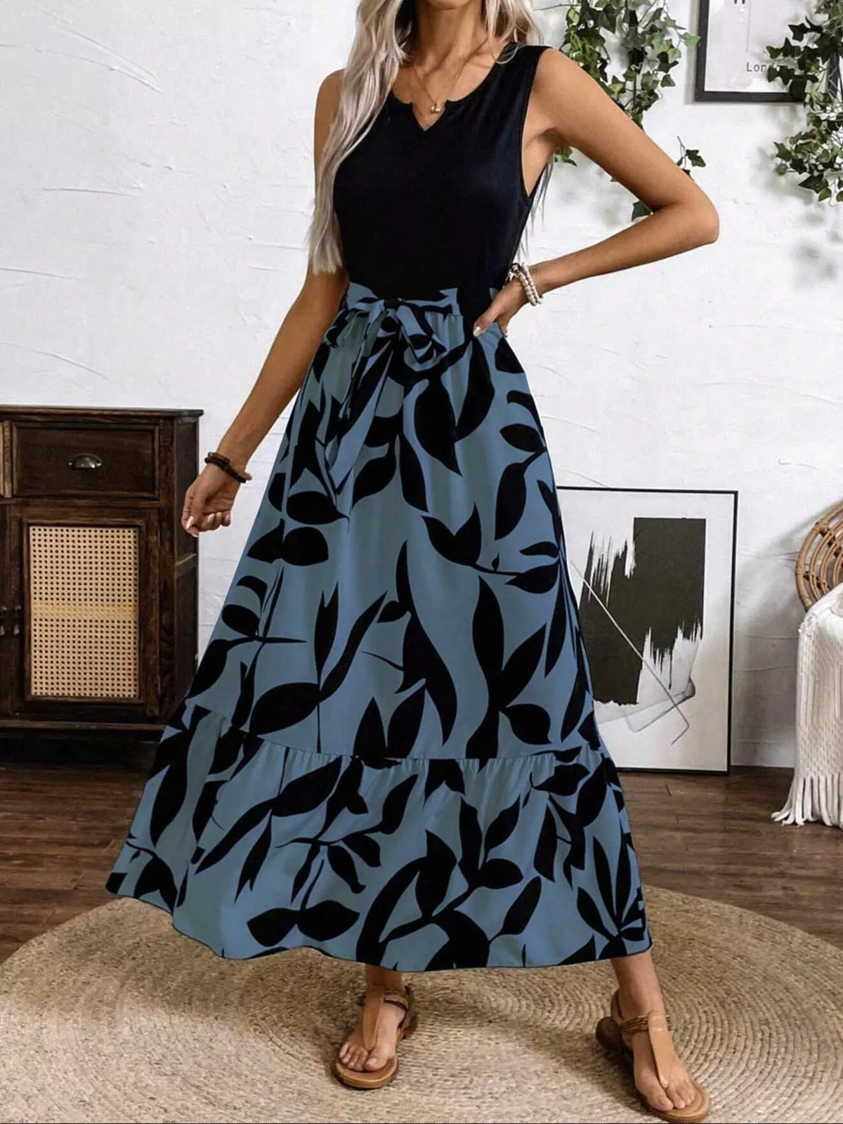 Sleeveless Floral Print Maxi Dress in Black