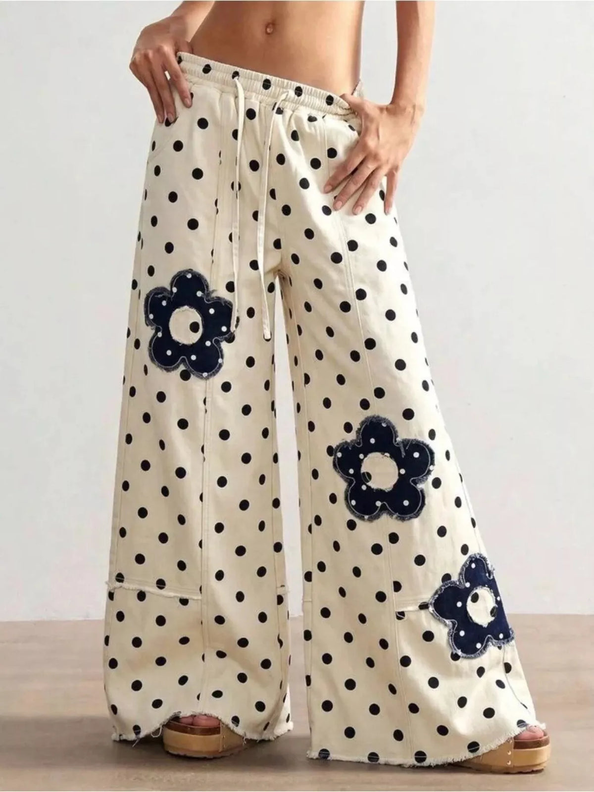 Floral Applique Wide-Leg Jeans in Beige