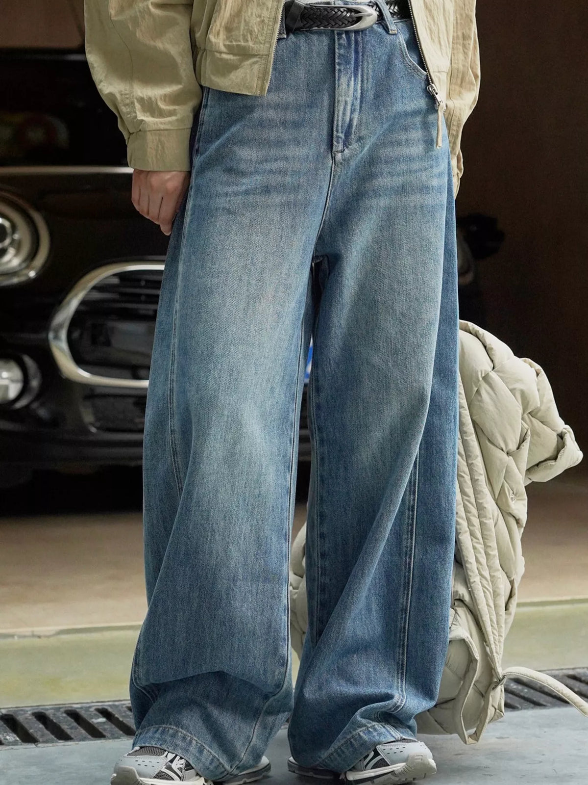High-Waisted Wide-Leg Jeans in Denim Blue