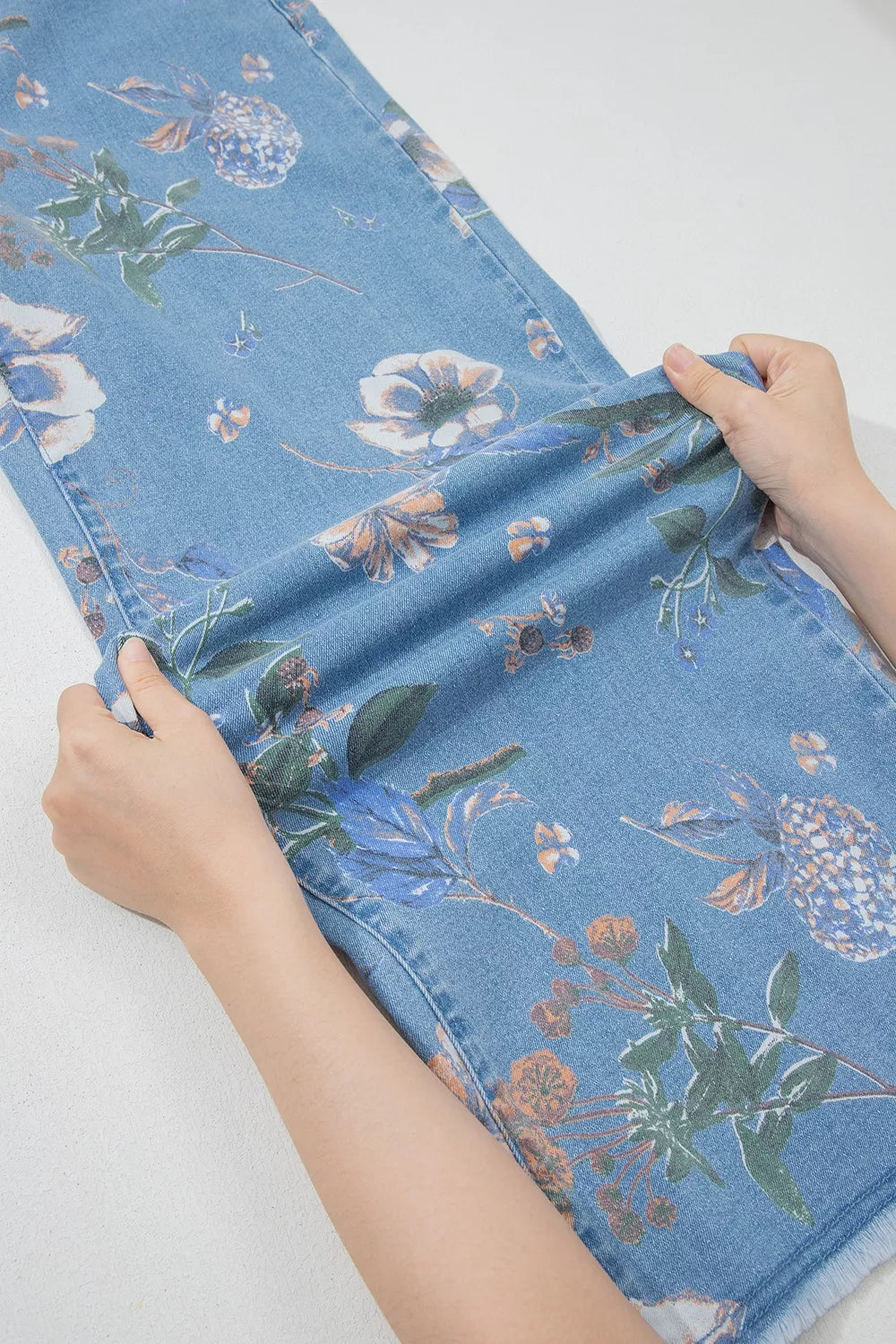Floral Print Wide-Leg Jeans in Medium