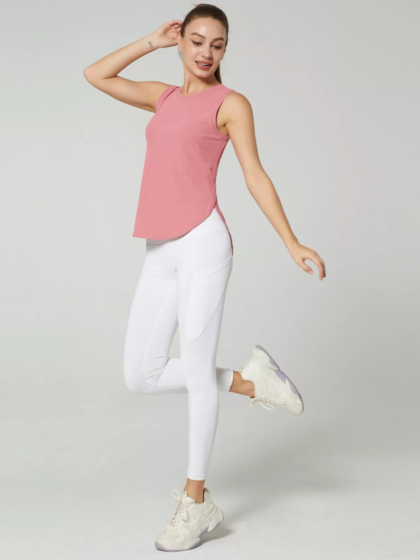 Ribbed Active Tank with Side Slit