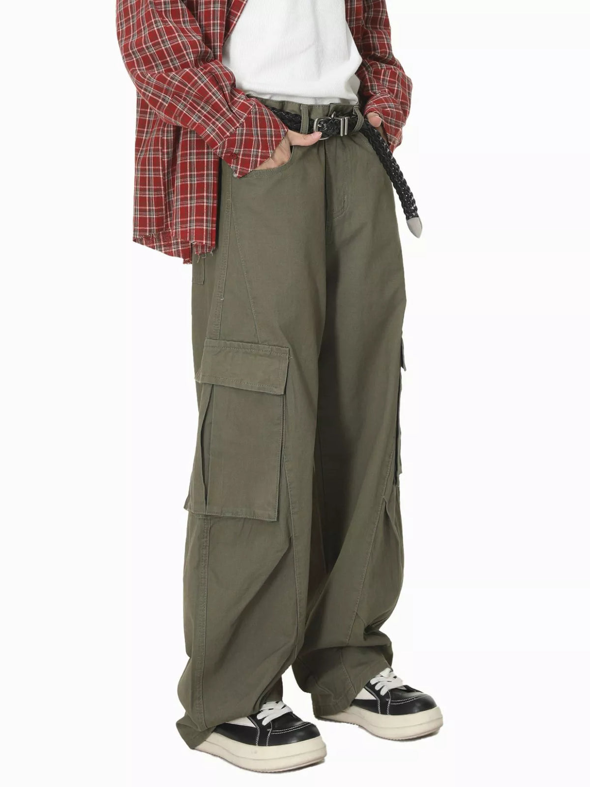 Loose-Fit Cargo Jeans by DashingTogs