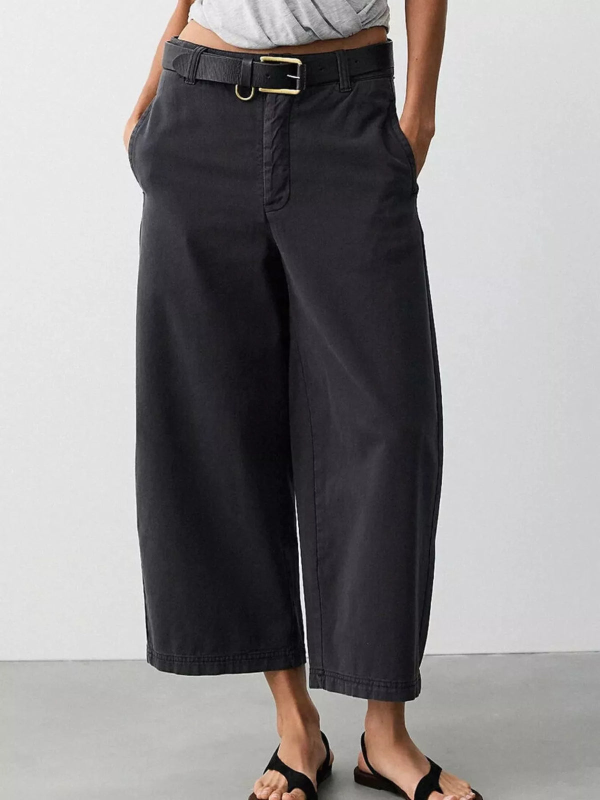 Wide-Leg Cropped Jeans with Pockets