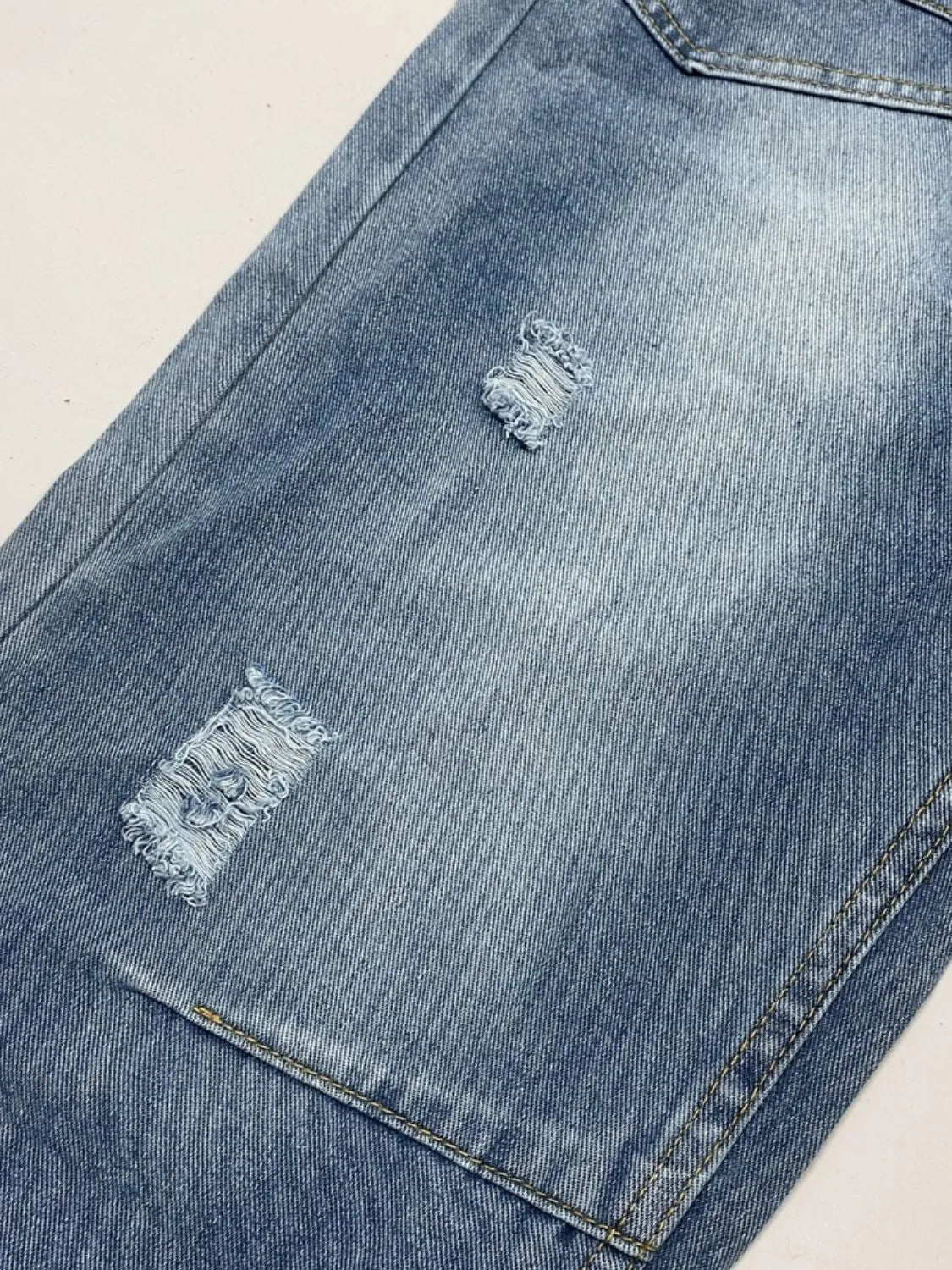 Distressed Jeans in Light Wash