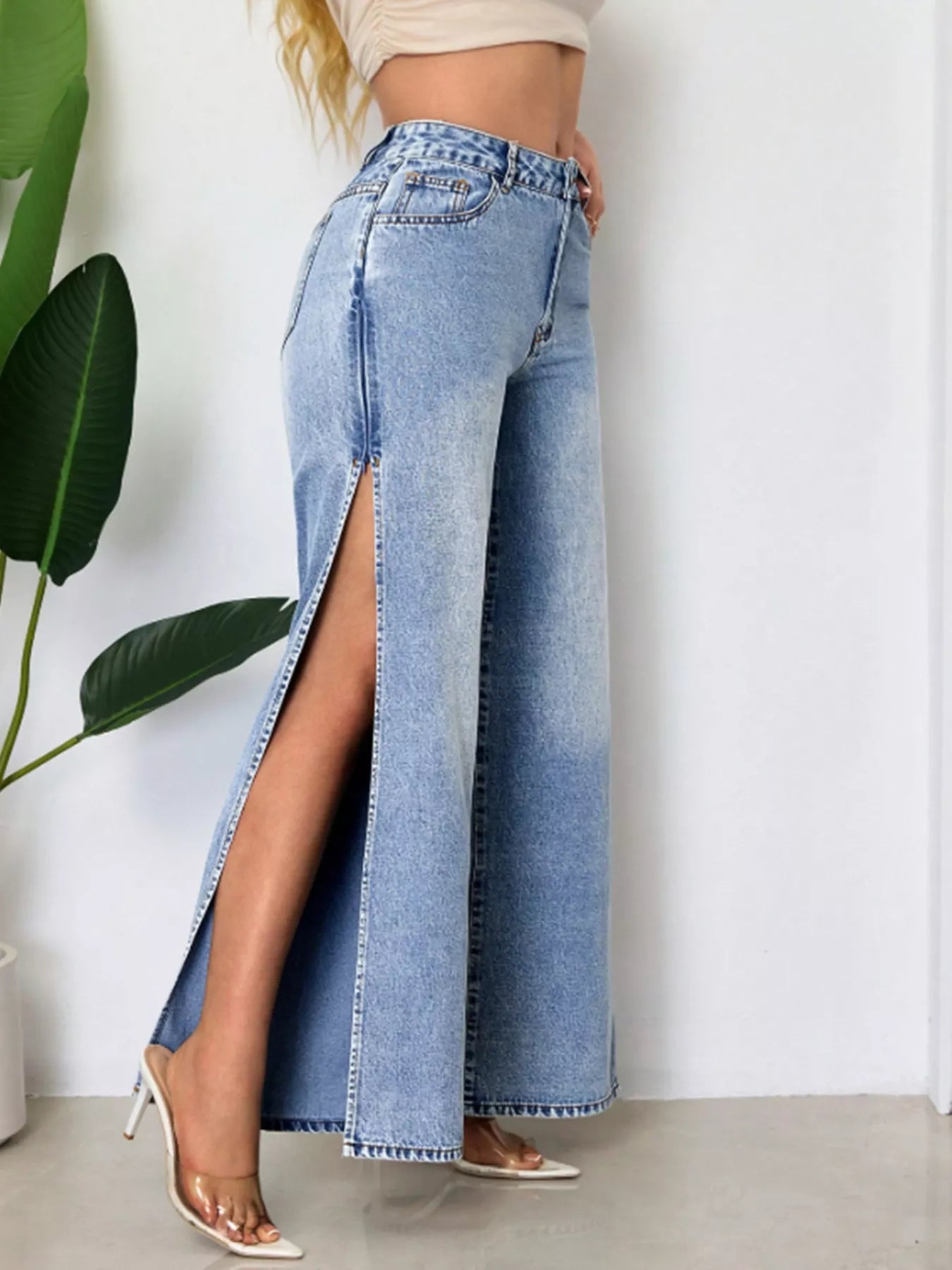 High-Waisted Wide-Leg Jeans with Side Slits in Blue