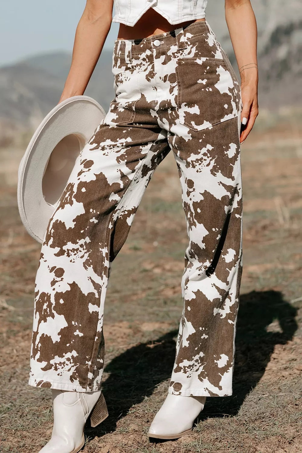 Western Style Regular Fit Jeans in Dark Brown