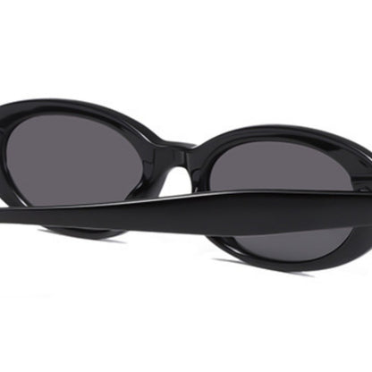 Ilussa Oval Sunglasses in black