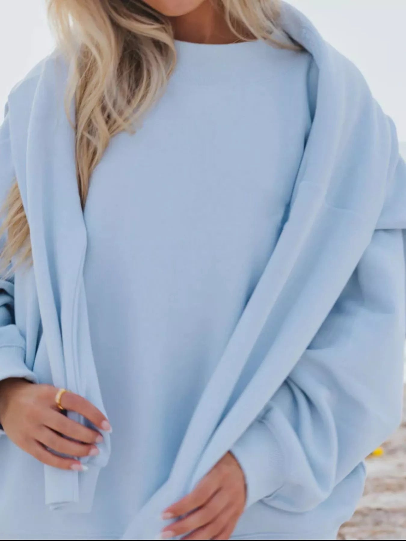 Relaxed Round-Neck Sweatshirt and Shorts Set