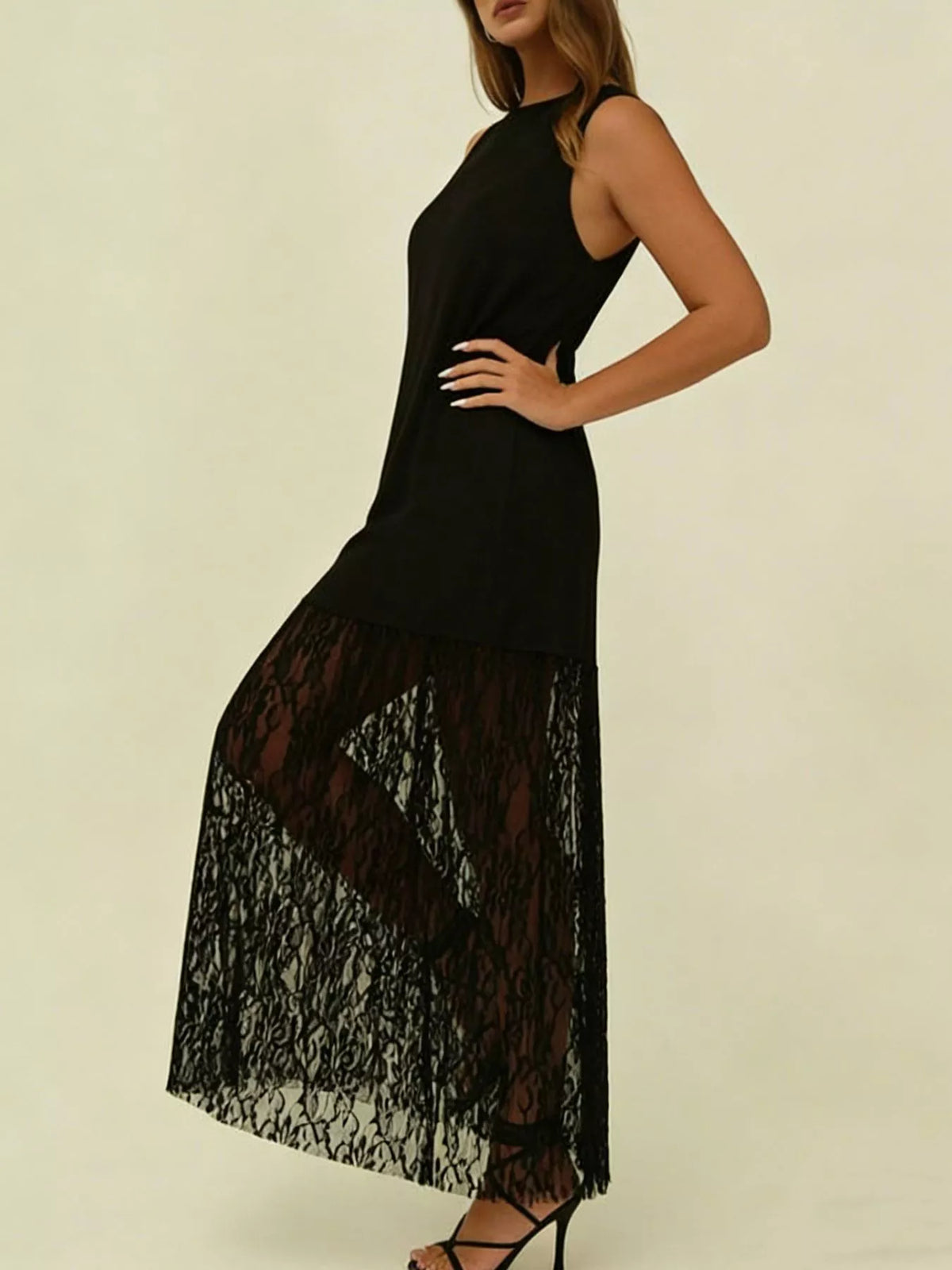 Plus Size Sleeveless Lace Trim Maxi Dress in Black