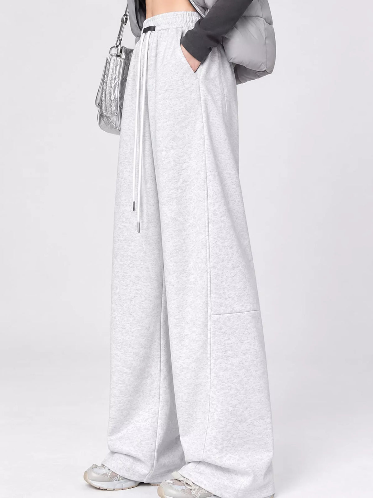 Loose-Fit Wide-Leg Drawstring Sweatpants