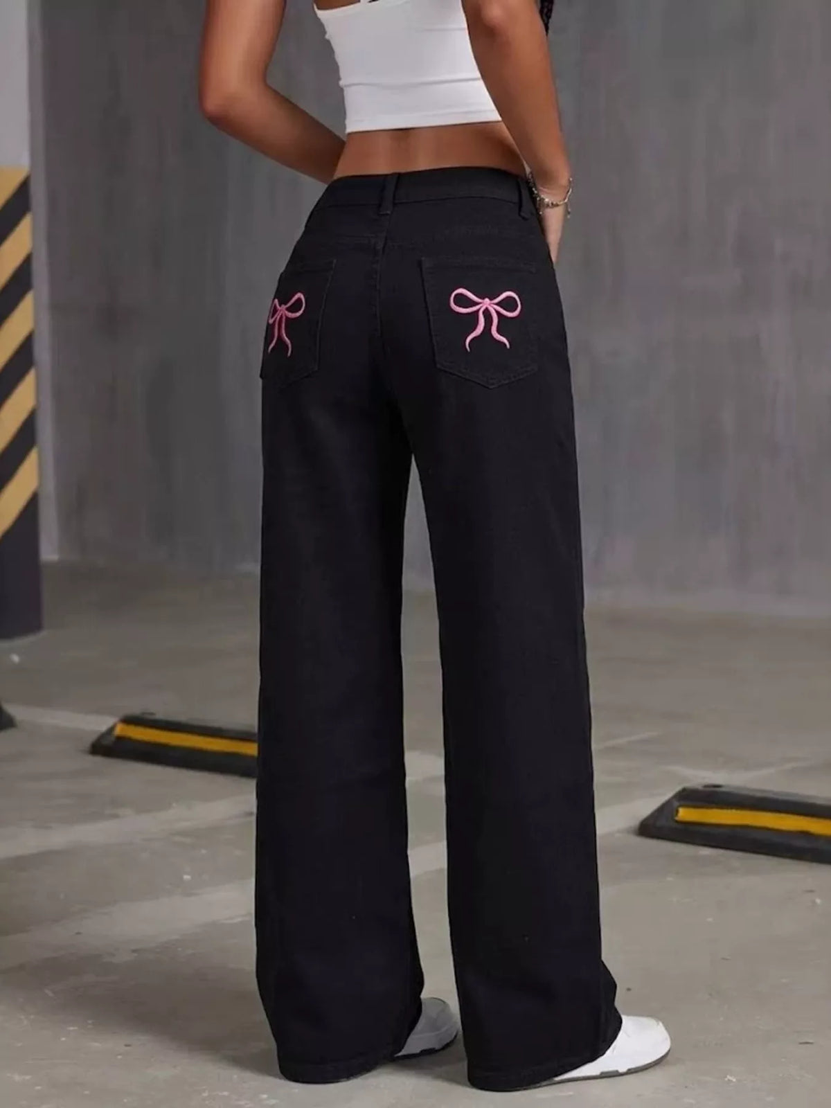 High-Waisted Wide-Leg Jeans in Black