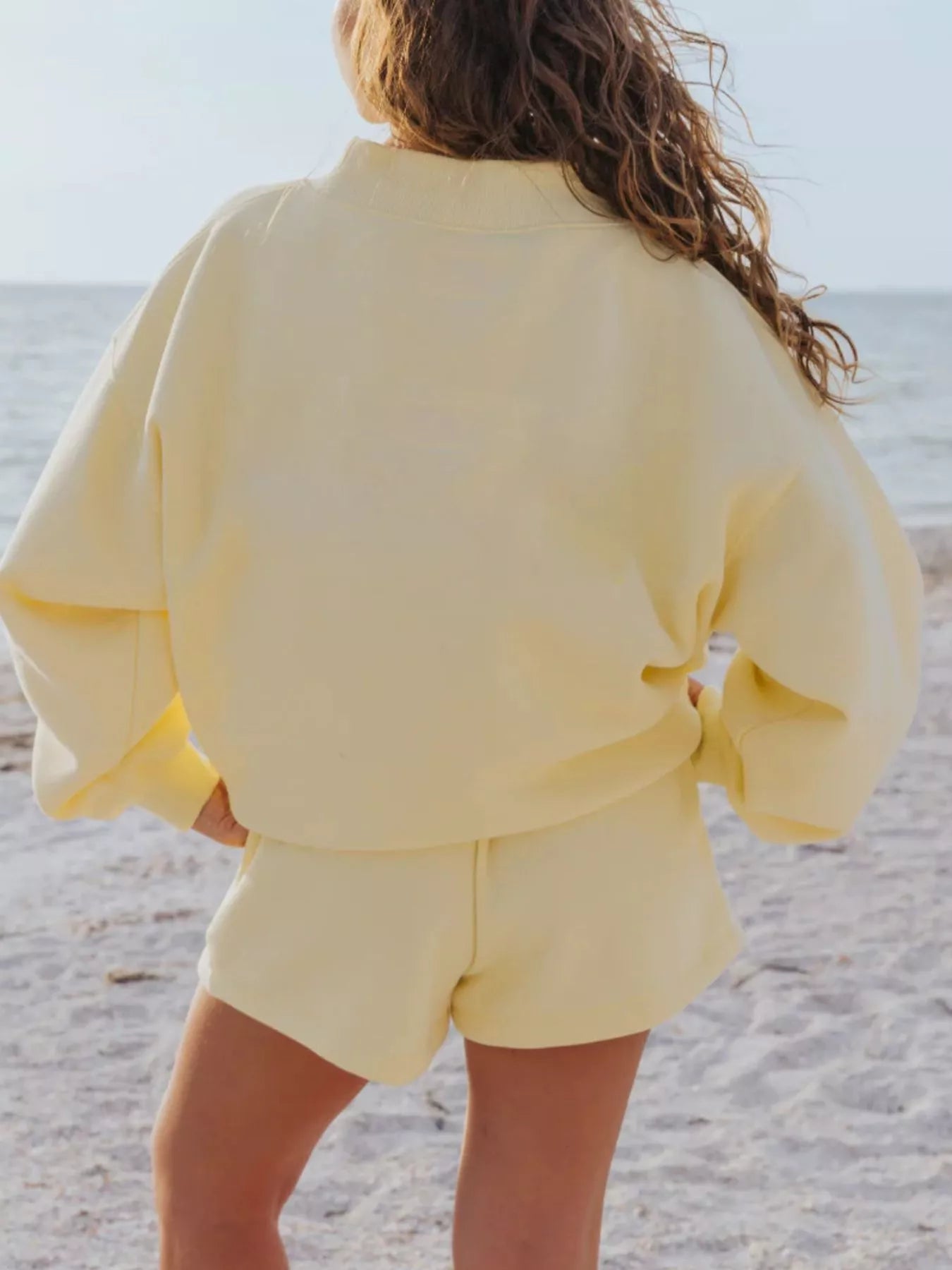Relaxed Round-Neck Sweatshirt and Shorts Set