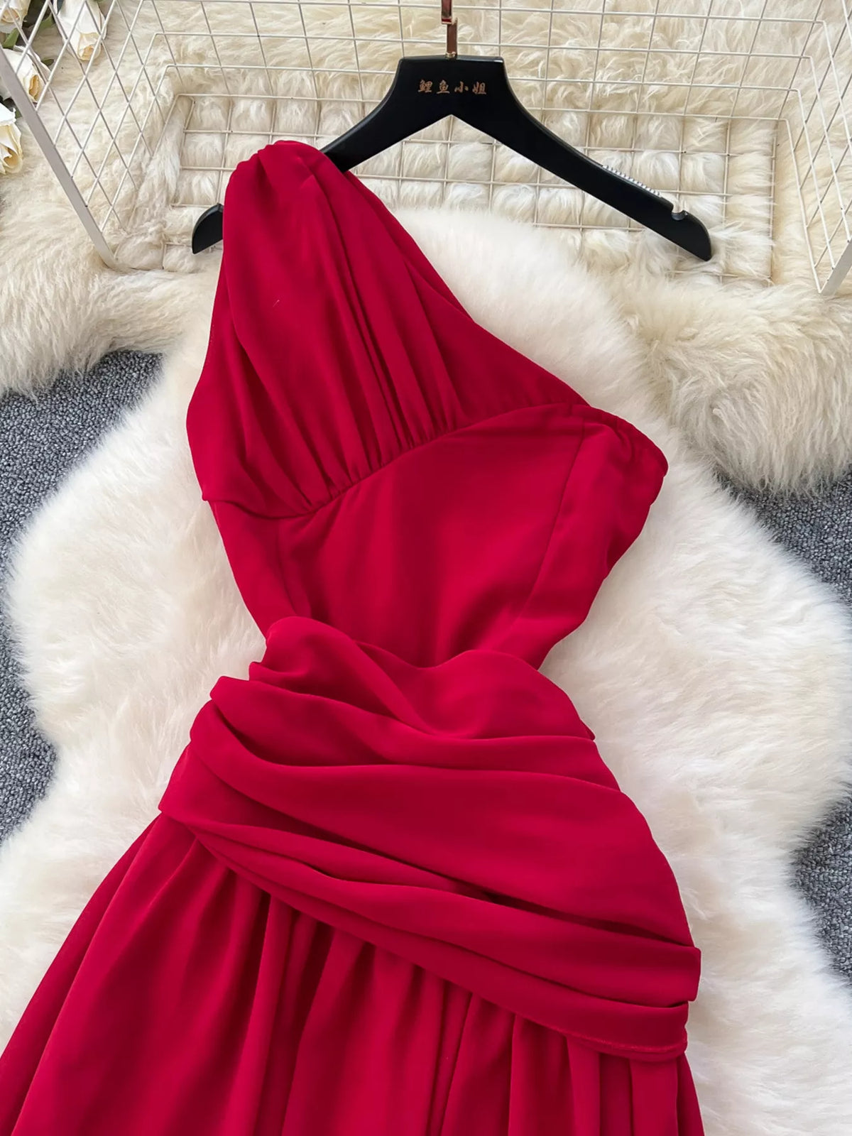 One-Shoulder Floral Dress in Red